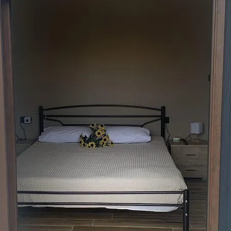 Effie's Maisonette With Detached *