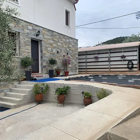 Effie's Maisonette With Detached * Amaliapoli