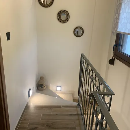 Effie's Maisonette With Detached Apartment