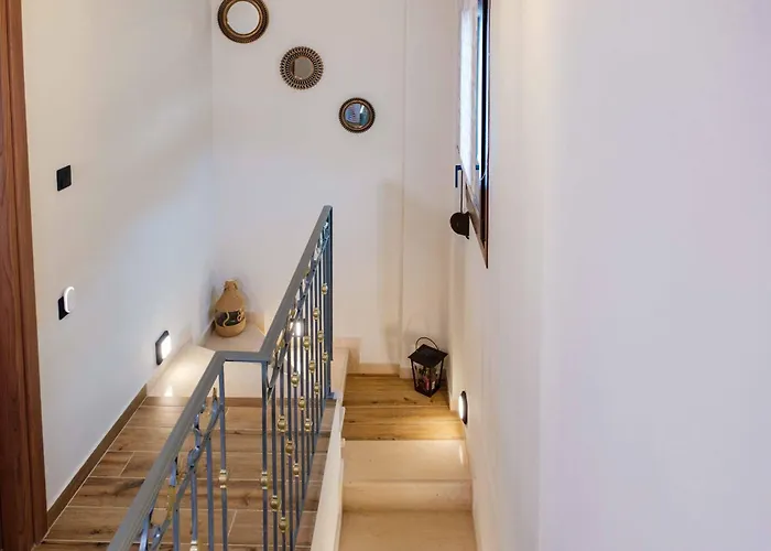 Effie's Maisonette With Detached Appartement