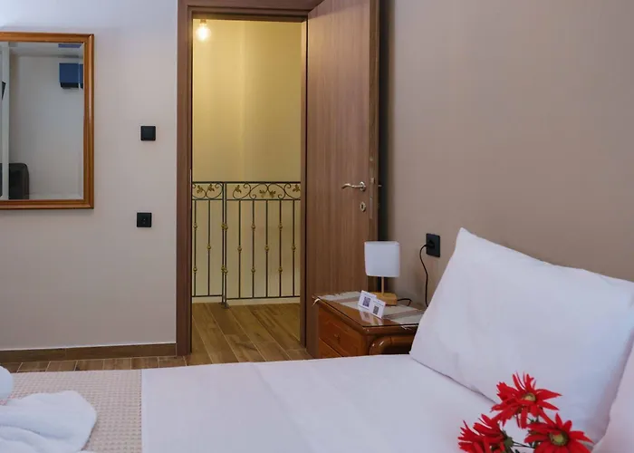 Effie's Maisonette With Detached