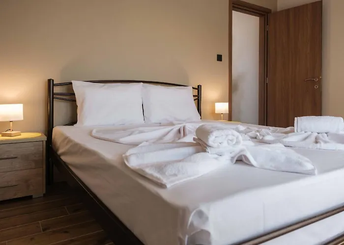 Appartement Effie's Maisonette With Detached