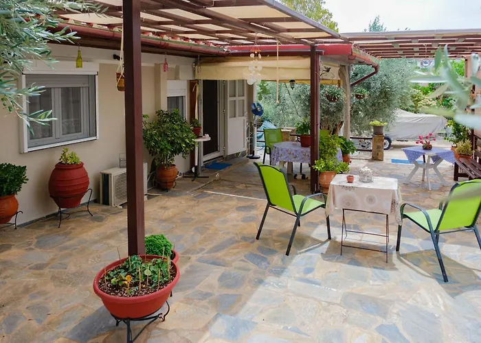 Effie's Maisonette With Detached *