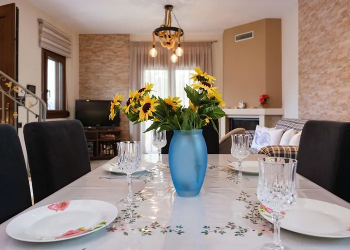 Effie's Maisonette With Detached Appartement *