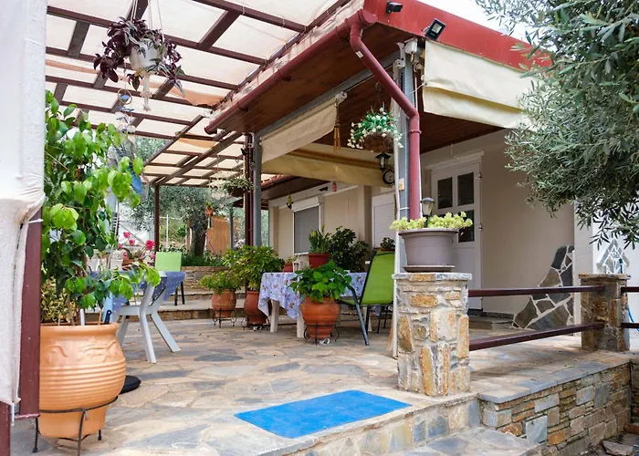 Effie's Maisonette With Detached *