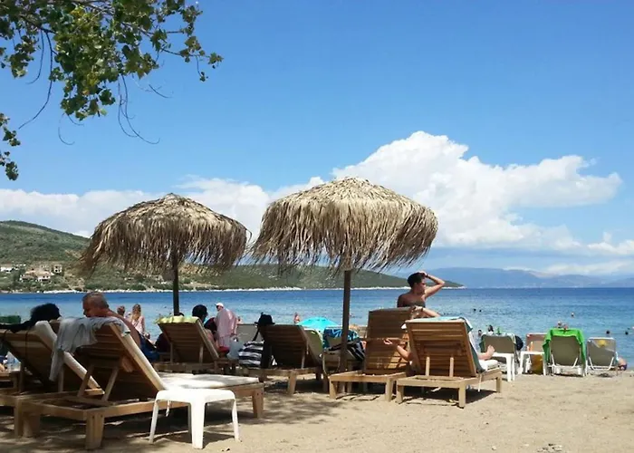 Appartement Effie's Maisonette With Detached