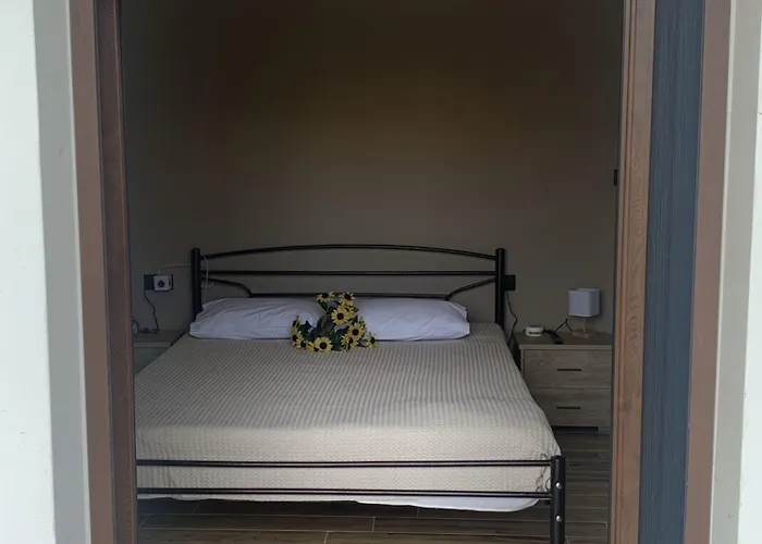 Effie's Maisonette With Detached *