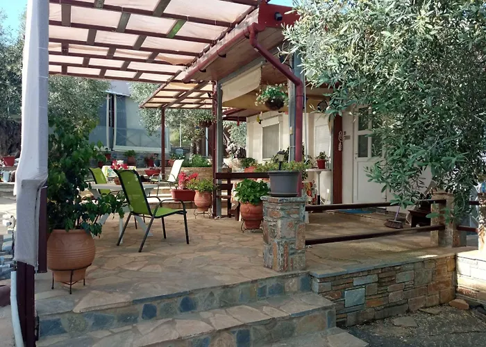 Effie's Maisonette With Detached