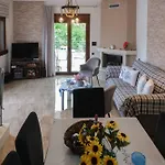 Effie's Maisonette With Detached *