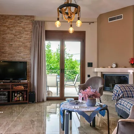 Effie's Maisonette With Detached アパート アマイヤポリ