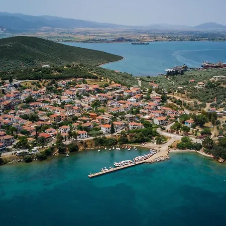 Apartament Effie's Maisonette With Detached