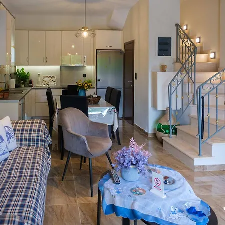 Effie's Maisonette With Detached アパート