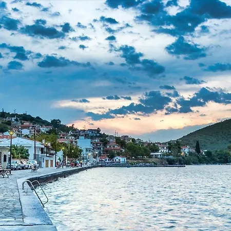 Effie's Maisonette With Detached