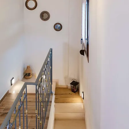 Effie's Maisonette With Detached アパート