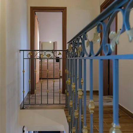 Apartament Effie's Maisonette With Detached *