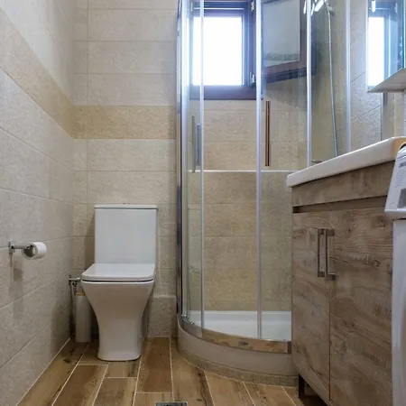 Apartament Effie's Maisonette With Detached