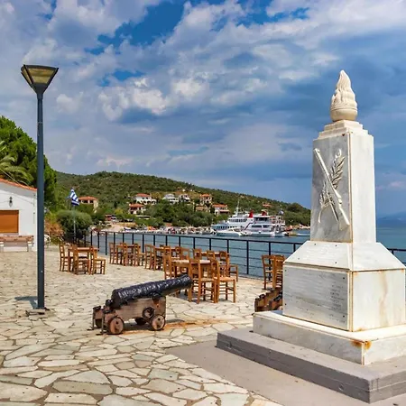 Effie's Maisonette With Detached