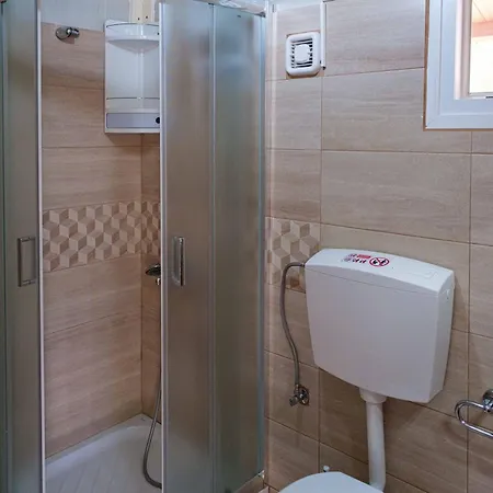 Effie's Maisonette With Detached Apartament Amaliápoli