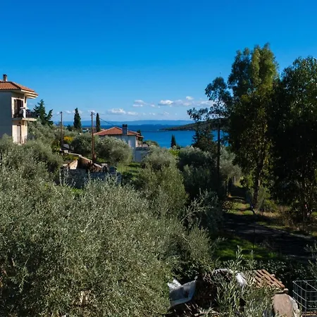 Effie's Maisonette With Detached * アマイヤポリ