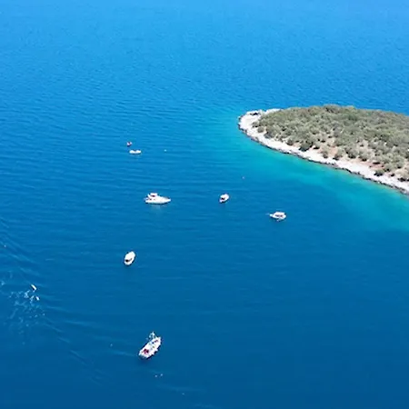 Effie's Maisonette With Detached アパート