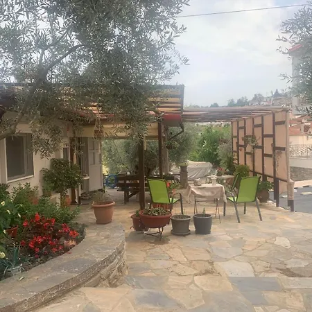 Effie's Maisonette With Detached Apartament Amaliápoli