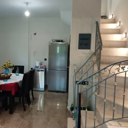 Effie's Maisonette And Detached