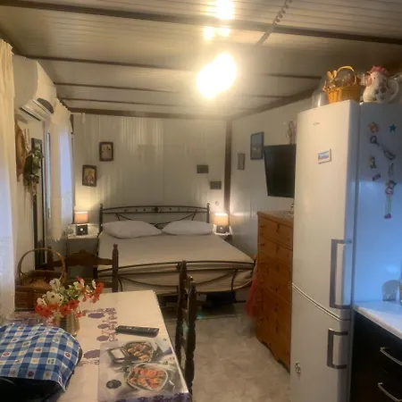 Effie's Maisonette With Detached