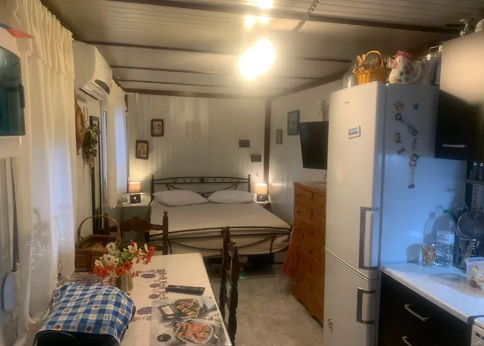 Effie's Maisonette With Detached